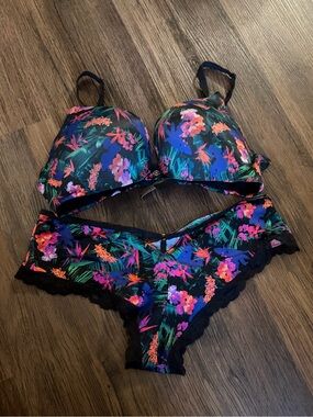 Victoria's Secret Black Floral Lace-Trim Bra & Panty Set